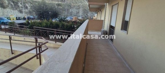 3 rooms Apartment in Crotone, Italy No. 89459 3