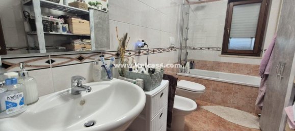 3 rooms Apartment in Crotone, Italy No. 89459 8