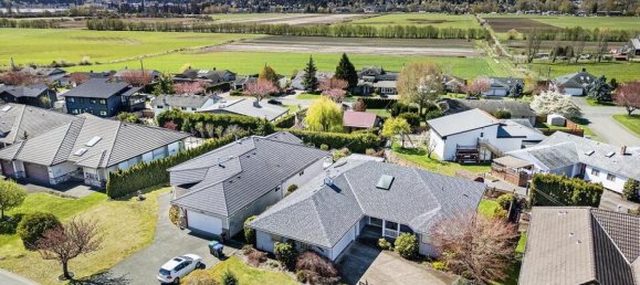 5 bedrooms House in British Columbia, Canada No. 1335 10