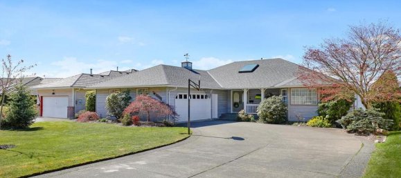 5 bedrooms House in British Columbia, Canada No. 1335 11