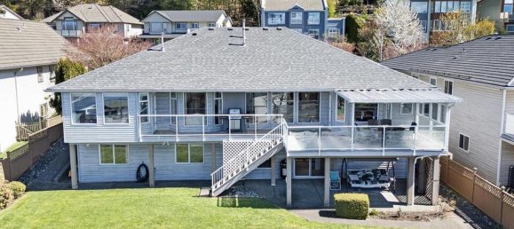 5 bedrooms House in British Columbia, Canada No. 1335 3