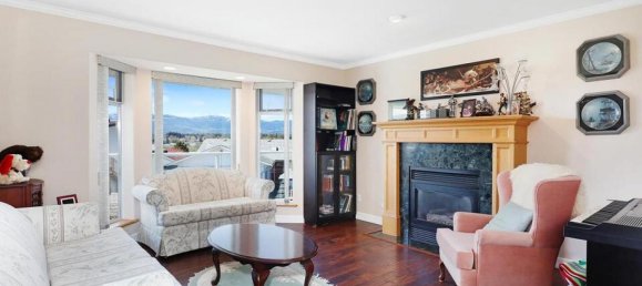 5 bedrooms House in British Columbia, Canada No. 1335 8