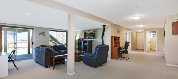 5 bedrooms House in British Columbia, Canada No. 1335 9