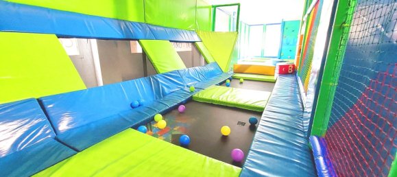 Gewerbliche Immobilie in Fuengirola, Spain 400m², Nr. 77124 8