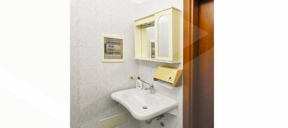 3غرفة مكتب في Parabiago, Italy رقم 17164 17