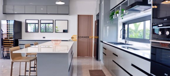 Дом 380м² в Паттайя, Таиланд № 58333 9