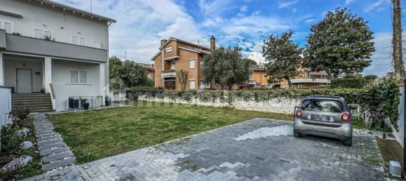 5 bedrooms Duplex in Rome, Italy No. 129407 22