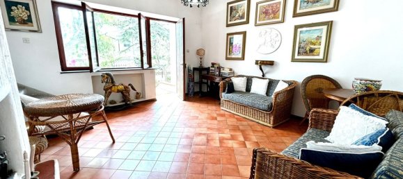 4 Schlafzimmer Wohnung in Santa Marinella, Italy, Nr. 313101 3