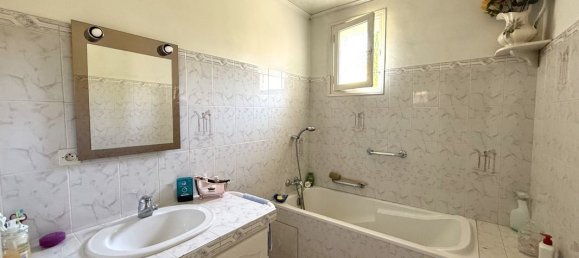 3 bedrooms House in Martigues, France No. 281483 7