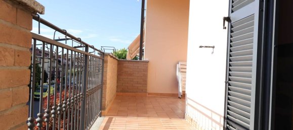 3 rooms Apartment in Rottofreno, Italy No. 300082 3