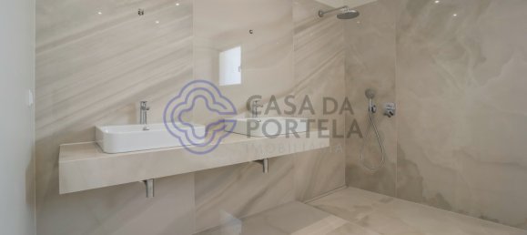 3 bedrooms House in Funchal, Portugal No. 94306 16