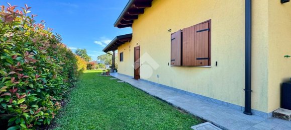 Вилла с 3 спальнями в Удине, Италия № 257880 40