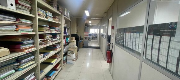  مكتب في Paris, France 180متر مربع رقم 183932 4