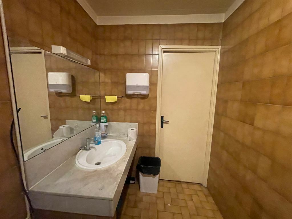  مكتب في Paris, France 180متر مربع رقم 183932