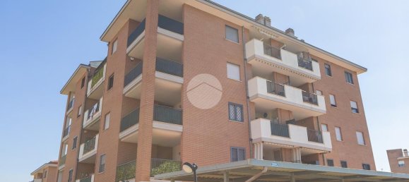 2 rooms Apartment in Rome, Italy No. 30683 2