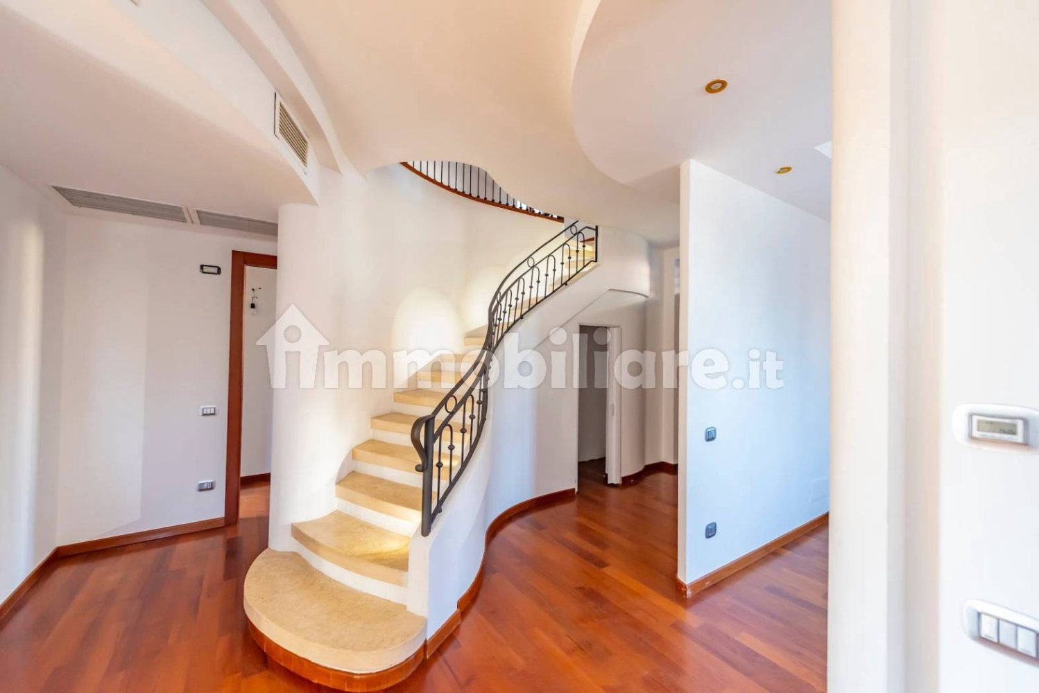 3 bedrooms Apartment in Legnano, Italy No. 323002