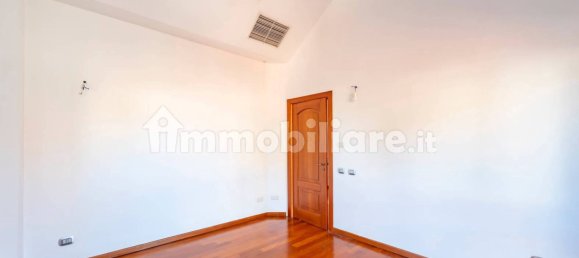 3 bedrooms Apartment in Legnano, Italy No. 323002 7