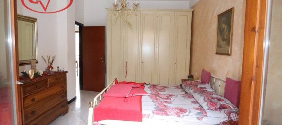 2 bedrooms Apartment in Montevarchi, Italy No. 293451 5
