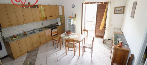 2 bedrooms Apartment in Montevarchi, Italy No. 293451 8