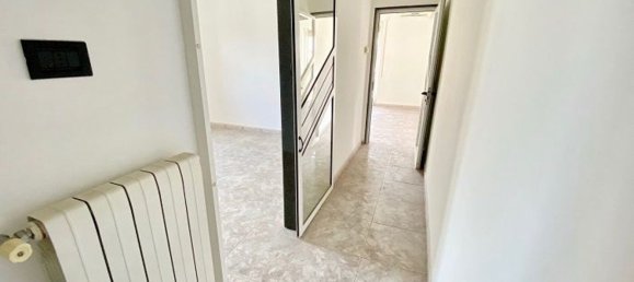 Квартира с 2 комнатами в Таранто, Италия № 168199 3