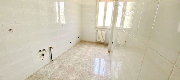 Квартира с 2 комнатами в Таранто, Италия № 168199 10