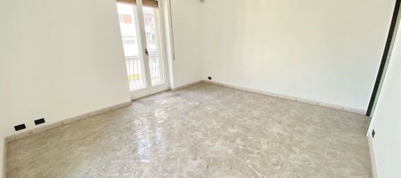 Квартира с 2 комнатами в Таранто, Италия № 168199 6