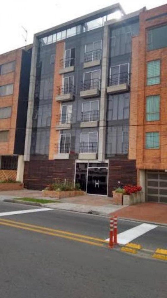 2 bedrooms House in Bogota, Colombia No. 11497