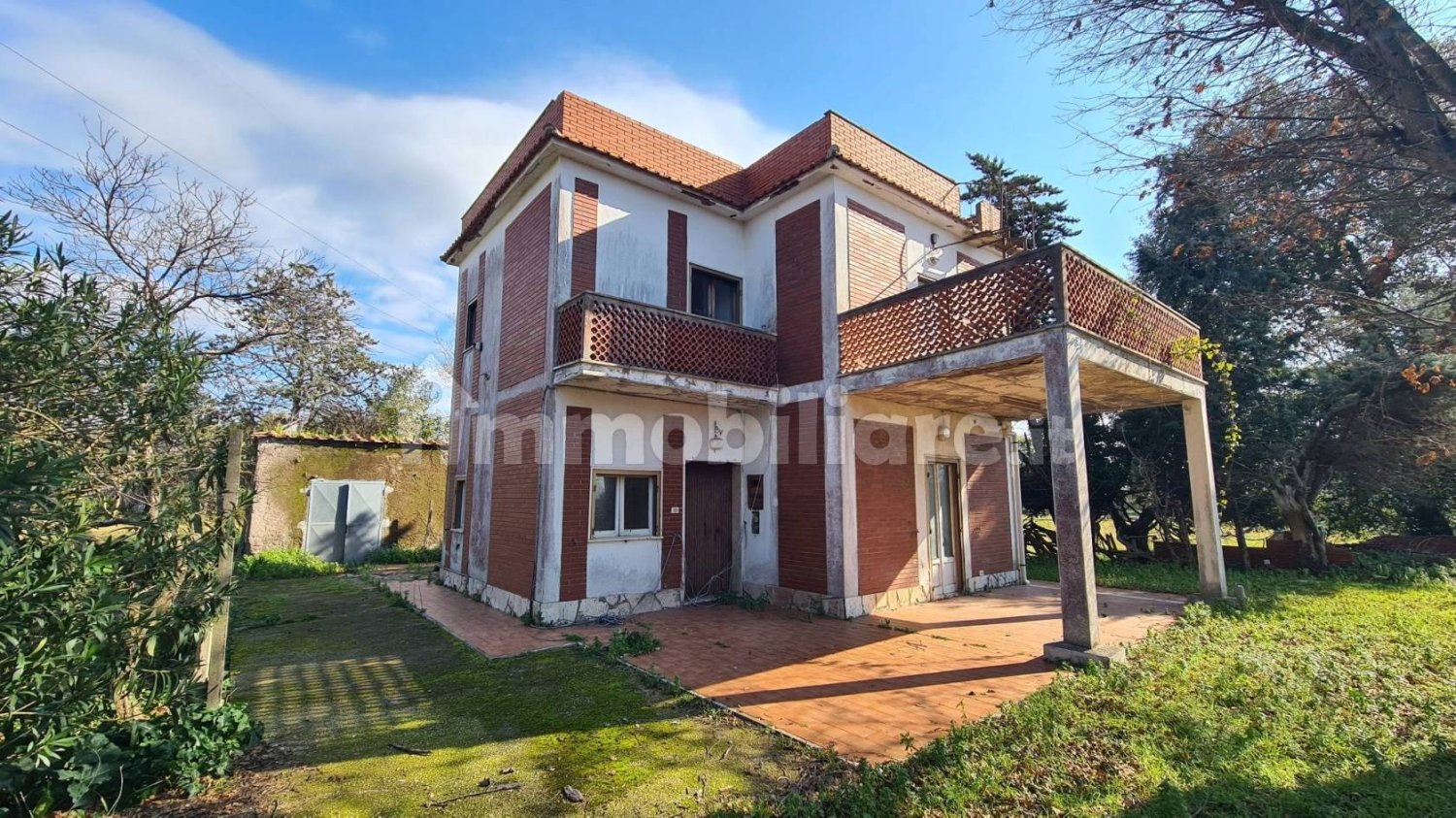 2 bedrooms Villa in Nettuno, Italy No. 172227