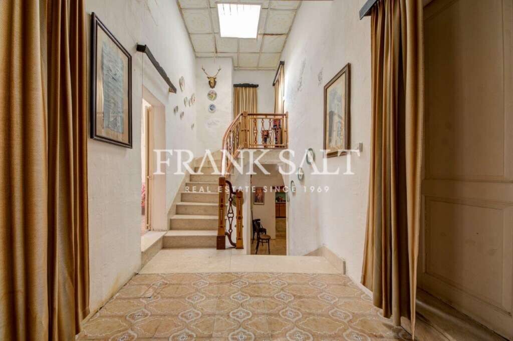 3 bedrooms Townhouse in Victoria, Malta No. 969