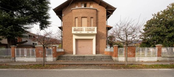 11 rooms Villa in Balangero, Italy No. 29540 2