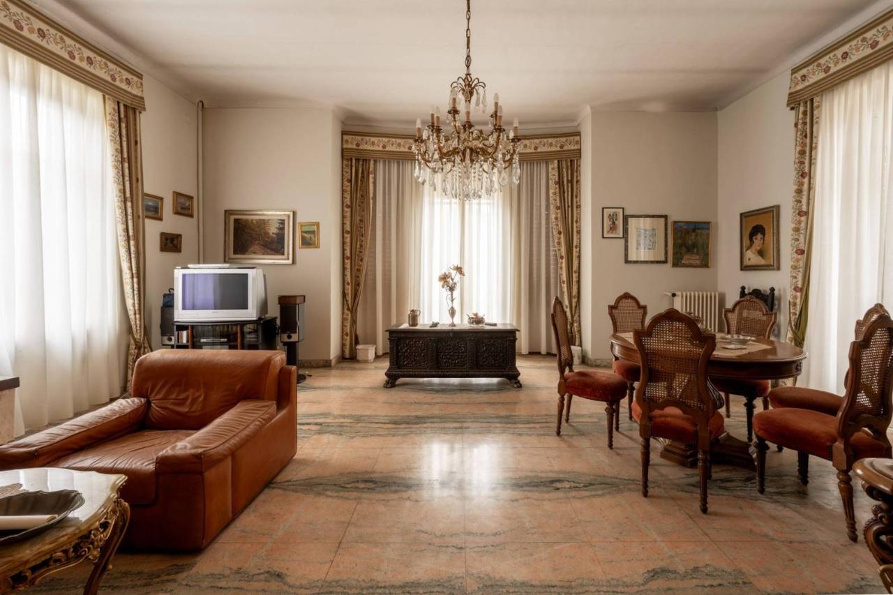 11 rooms Villa in Balangero, Italy No. 29540