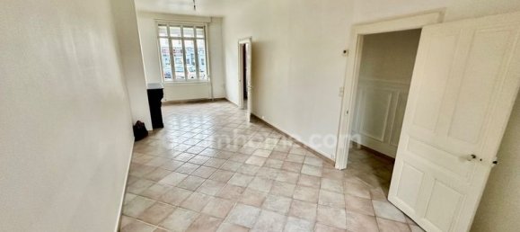 3 bedrooms Townhouse in Saint-Quentin, France No. 77849 4