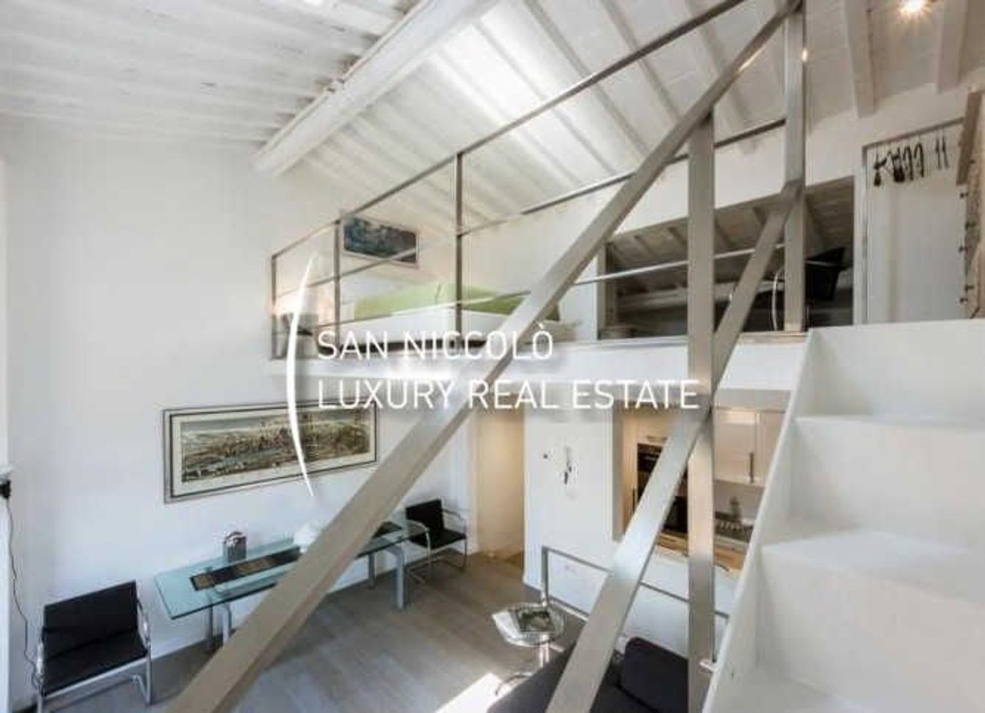 3 rooms Duplex in Florence, Italy No. 154902