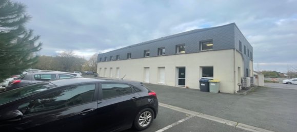 10 rooms Office in Saint-Cyr-sur-Loire, France No. 38991 5