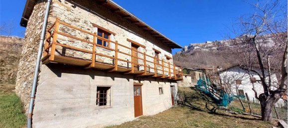 2 bedrooms House in Ormea, Italy No. 131063 3