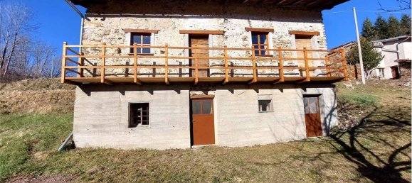 2 bedrooms House in Ormea, Italy No. 131063 2