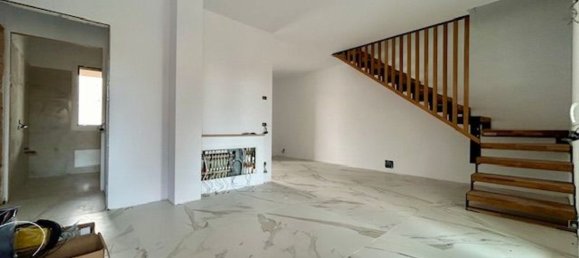 3 rooms Duplex in Sona, Italy No. 26962 3