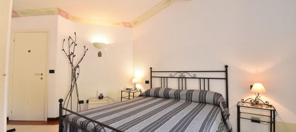 Casa de 5 habitaciónes en Trinità d'Agultu e Vignola, Italy No. 78171 10