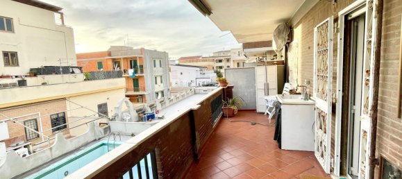 2-salle Appartement à Pomezia, Italy No. 54747 12