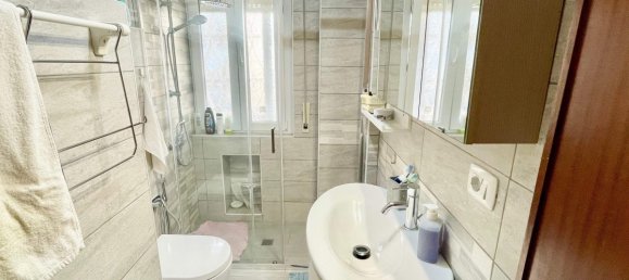 2-salle Appartement à Pomezia, Italy No. 54747 9