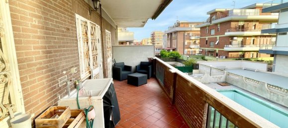 2-salle Appartement à Pomezia, Italy No. 54747 11