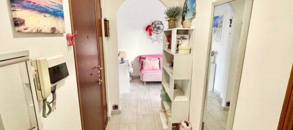 2-salle Appartement à Pomezia, Italy No. 54747 2