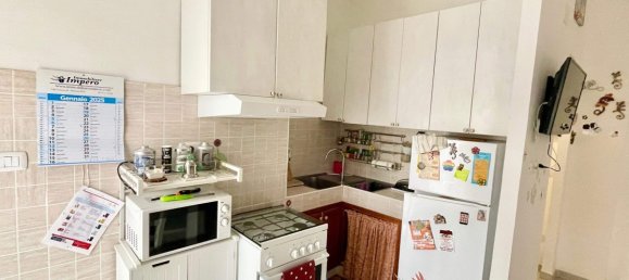 2-salle Appartement à Pomezia, Italy No. 54747 8