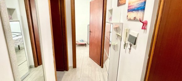 2-salle Appartement à Pomezia, Italy No. 54747 4