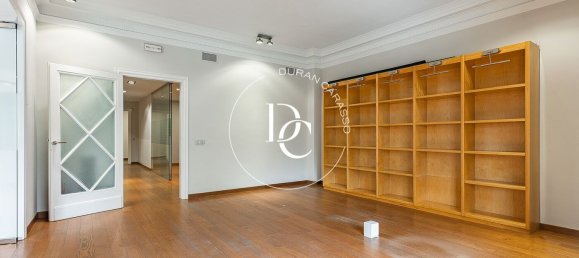 Apartamento de 4 dormitorios en Barcelona, Spain No. 139348 4