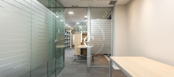 Apartamento de 4 dormitorios en Barcelona, Spain No. 139348 40