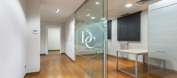 Apartamento de 4 dormitorios en Barcelona, Spain No. 139348 12