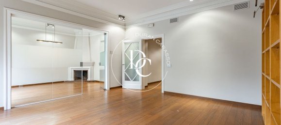Apartamento de 4 dormitorios en Barcelona, Spain No. 139348 2