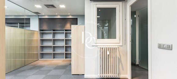 Apartamento de 4 dormitorios en Barcelona, Spain No. 139348 31