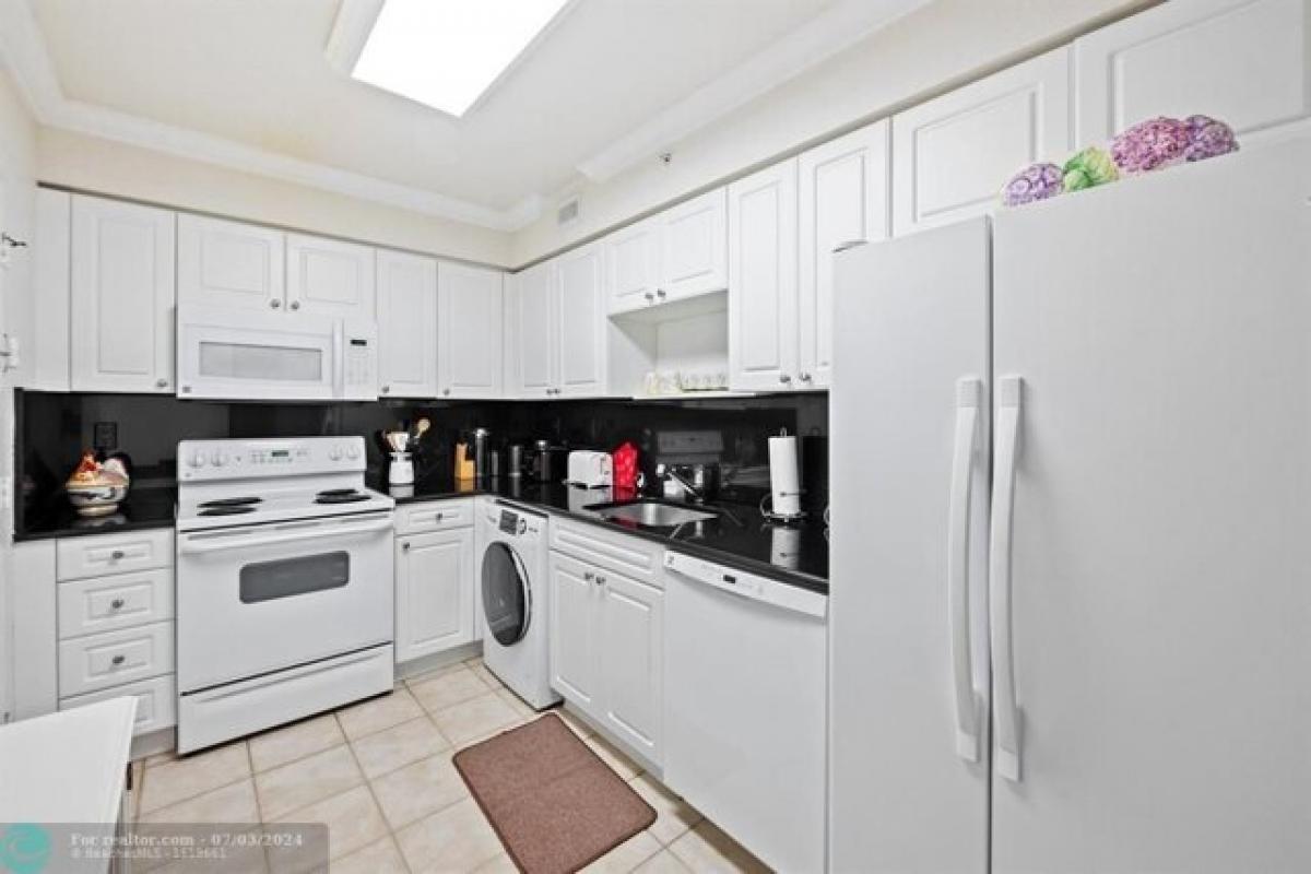 Studio in Hollywood, USA No. 382263